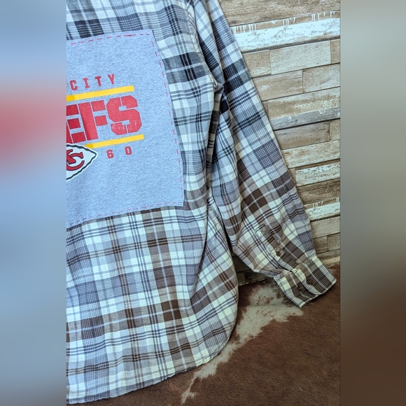 Kansas City Chiefs Upcycled Handcrafted Dip Dye Bleach Button Down Shirt - Picture 8 of 15
